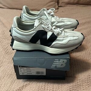 New Balance 327 size 9